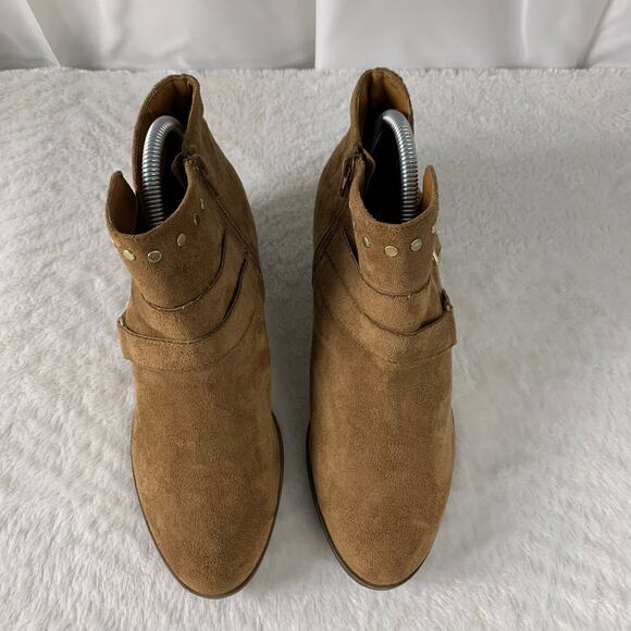 a.n.a Alford Women's Studded Faux Suede Ankle Boots Size 8 - Picture 2 of 10